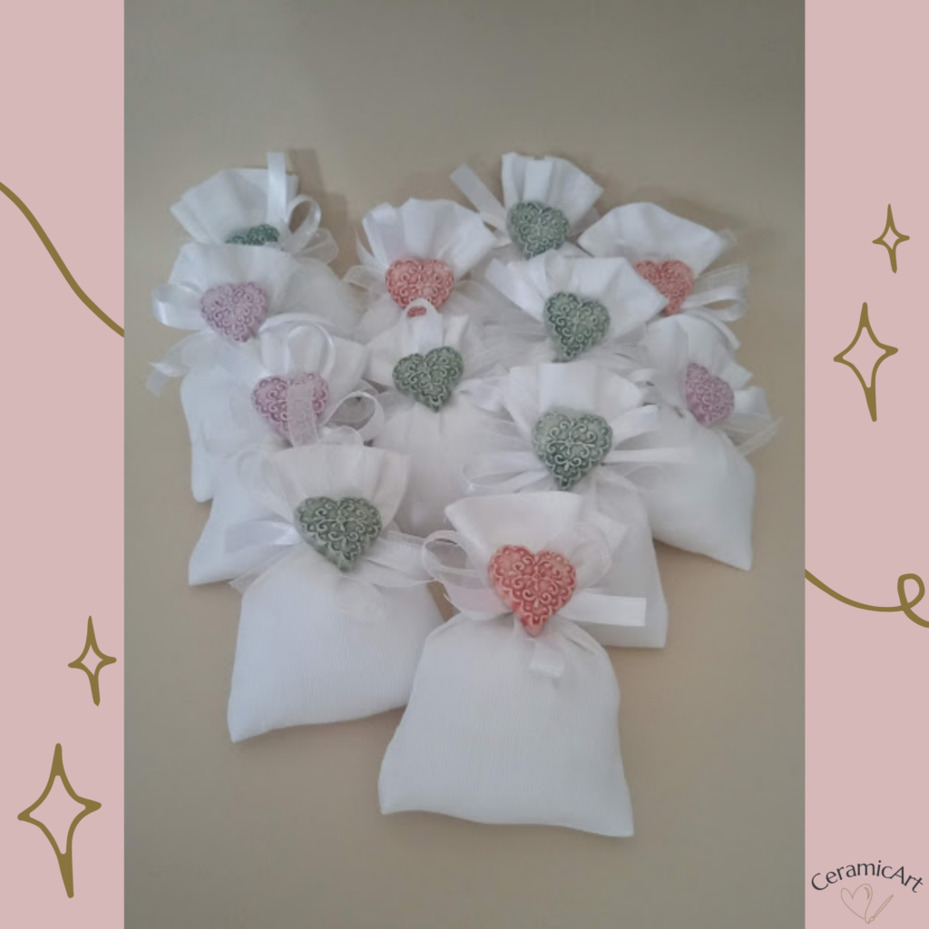 Sacchetto con cuore in ceramica